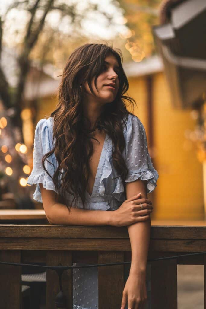 Example of 2B wavy hair with defined S-shaped waves and natural volume through the lengths.